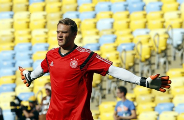 另一人冷跟 另一人冷跟